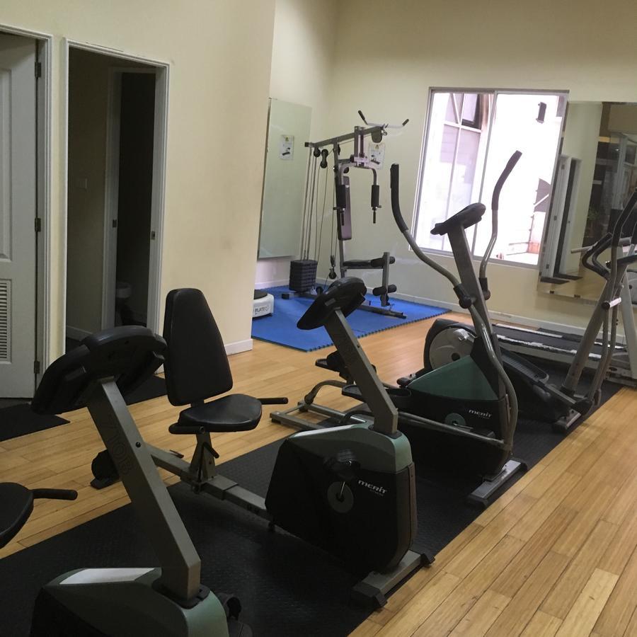 Suites Parque Real Quito Eksteriør billede